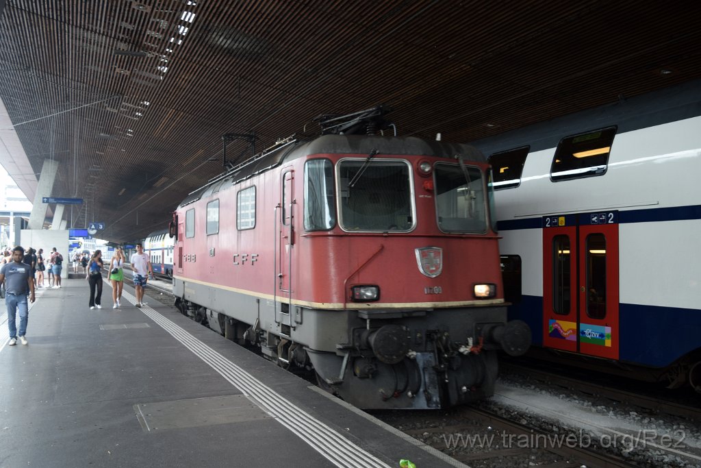 8720-0038-120823.jpg - SBB-CFF Re 4/4'' 11200 (Re 420.200-8)  (Re 91 85 4 420 200-8 CH-SBB) / Zürich HB 12.8.2023