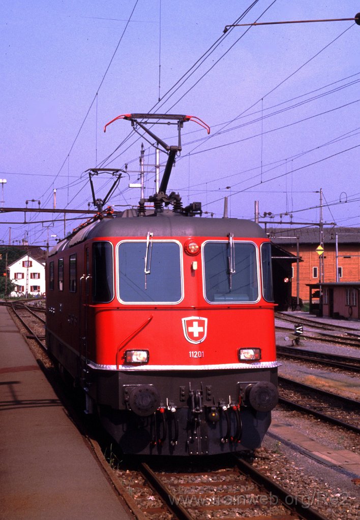 0235-0027.jpg - SBB-CFF Re 4/4'' 11201 / St.Margrethen 28.5.1989