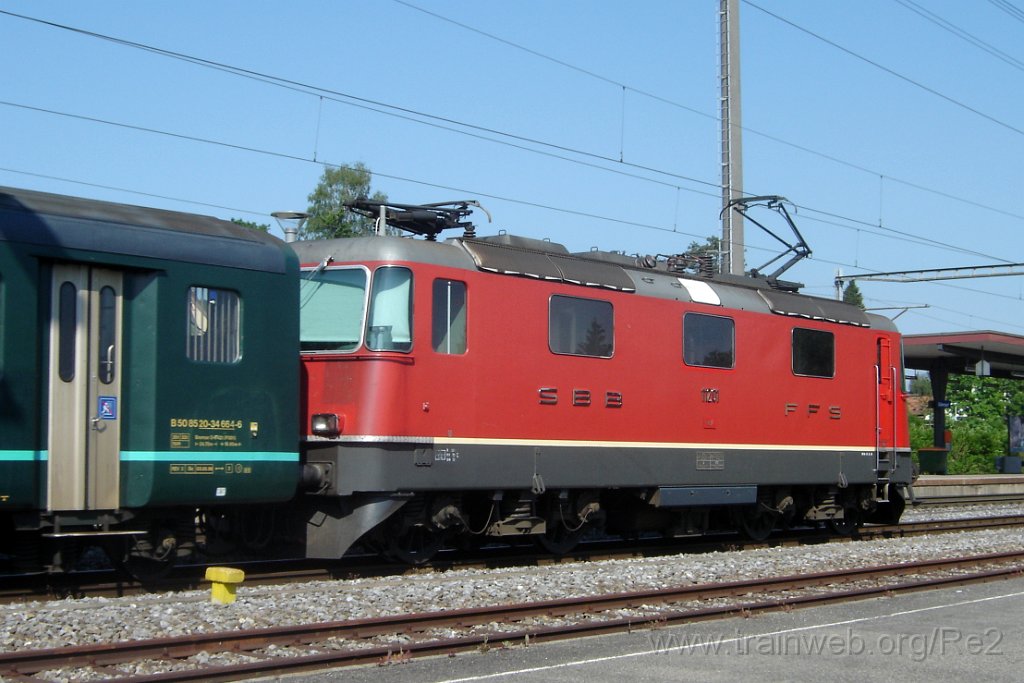 1057-0038-030605.jpg - SBB-CFF Re 4/4'' 11201 / Dübendorf 3.6.2005