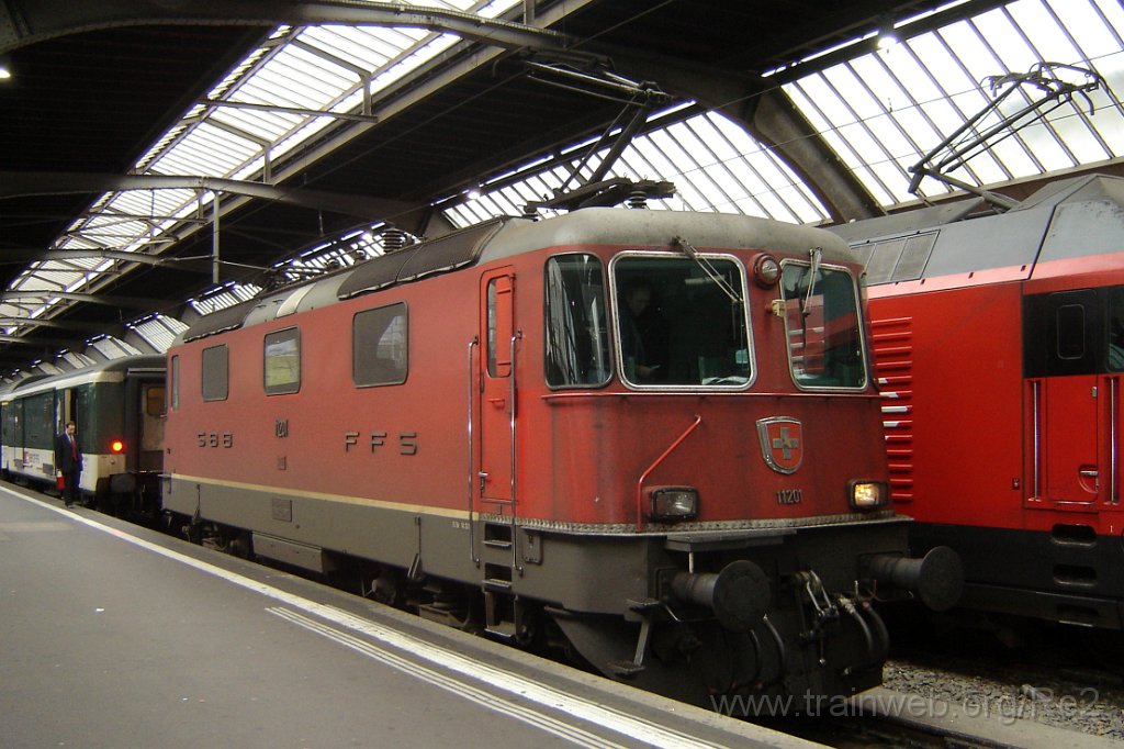 1277-0042-020107.jpg - SBB-CFF Re 4/4'' 11201 / Zürich HB 2.1.2007