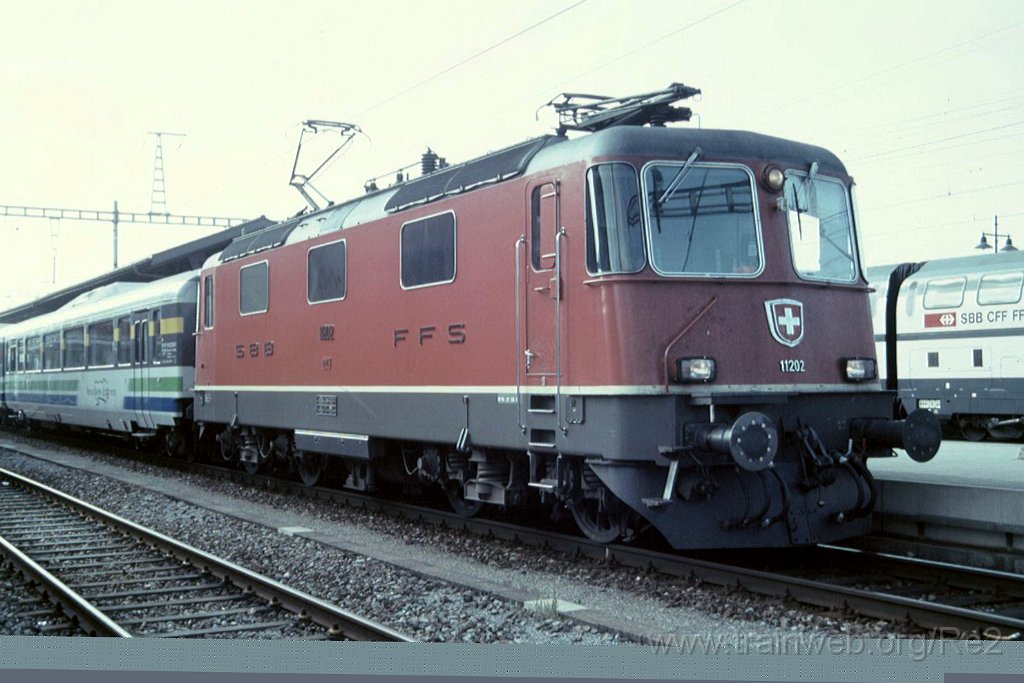 0991-0007.jpg - SBB-CFF Re 4/4'' 11202 / Pfäffikon SZ 4.9.2004