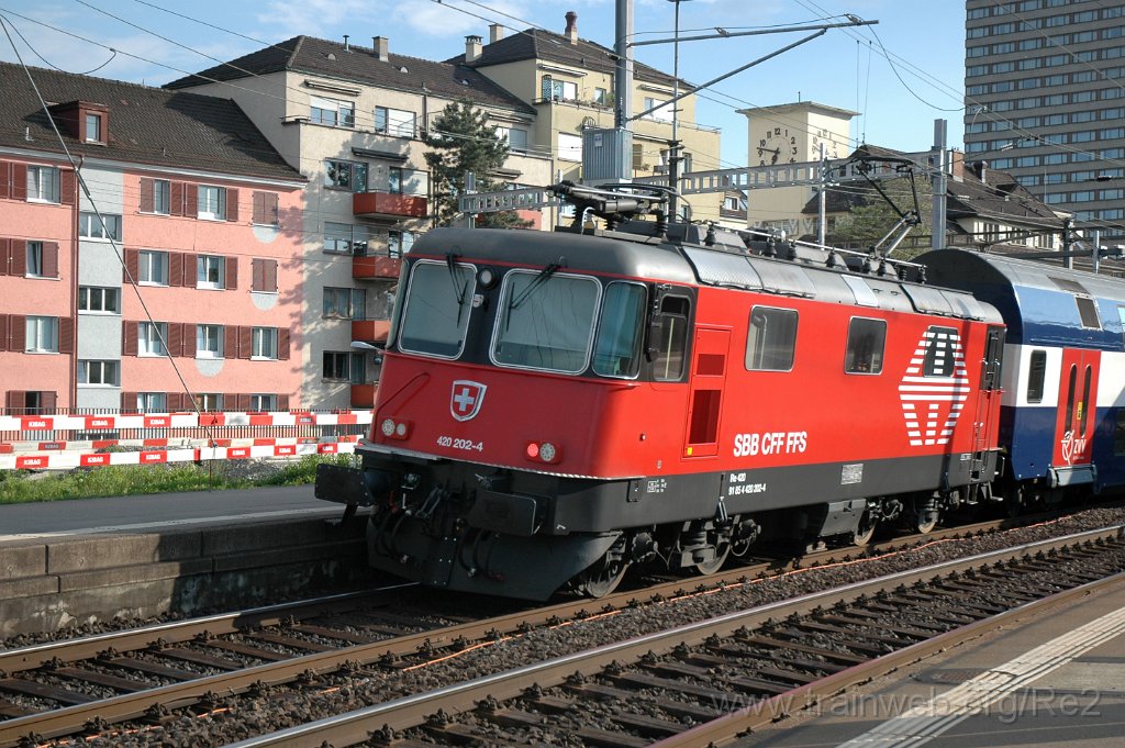 2421-0037-290512.jpg - SBB-CFF Re 420.202-4 (Re 91 85 4 420 202-4 CH-SBB) / Zürich-Oerlikon 29.5.2012