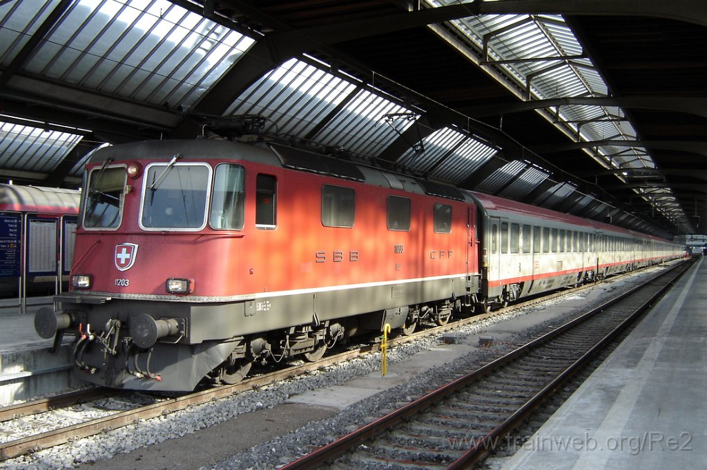 1017-0036-030305.jpg - SBB-CFF Re 4/4'' 11203 / Zürich HB 3.3.2005
