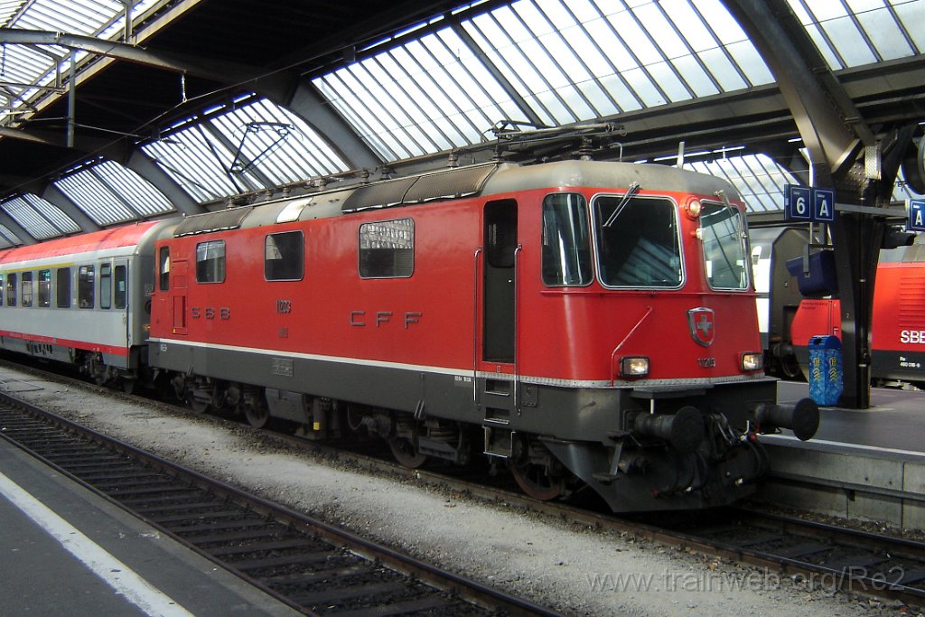 1132-0041-021205.jpg - SBB-CFF Re 4/4'' 11203 / Zürich HB 2.12.2005