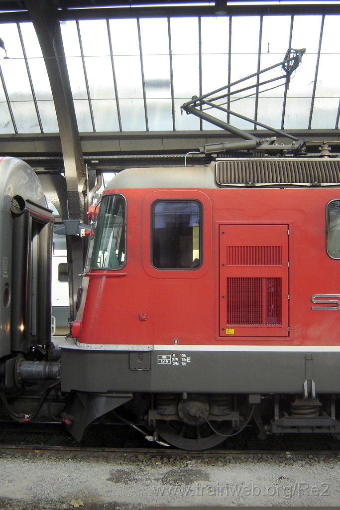 1132-0042-021205.jpg - SBB-CFF Re 4/4'' 11203 / Zürich HB 2.12.2005