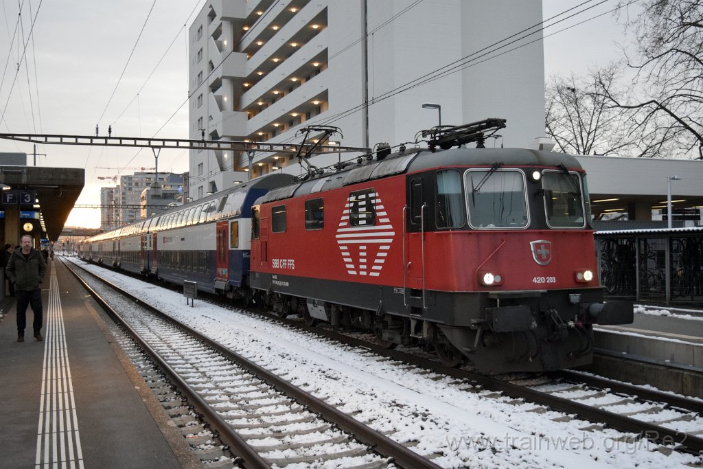 8933-0038-220124.jpg - SBB-CFF Re 420.203-2 (Re 91 85 4 420 203-2 CH-SBB) / Zürich-Altstetten 22.1.2024