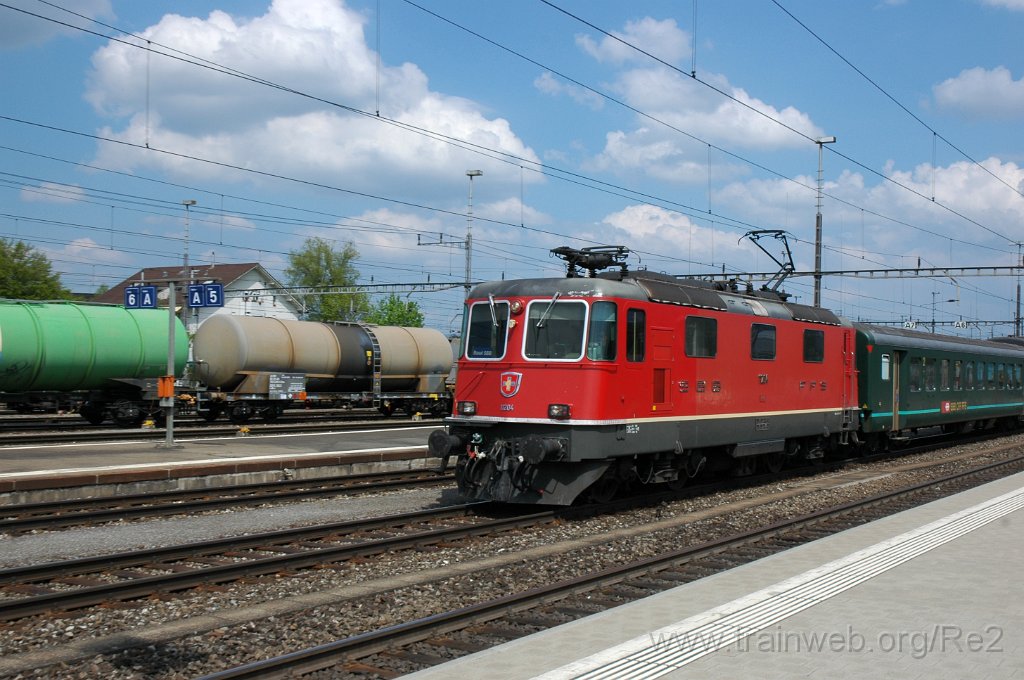 1861-0037-270410.jpg - SBB-CFF Re 4/4'' 11204 / Rotkreuz 27.4.2010