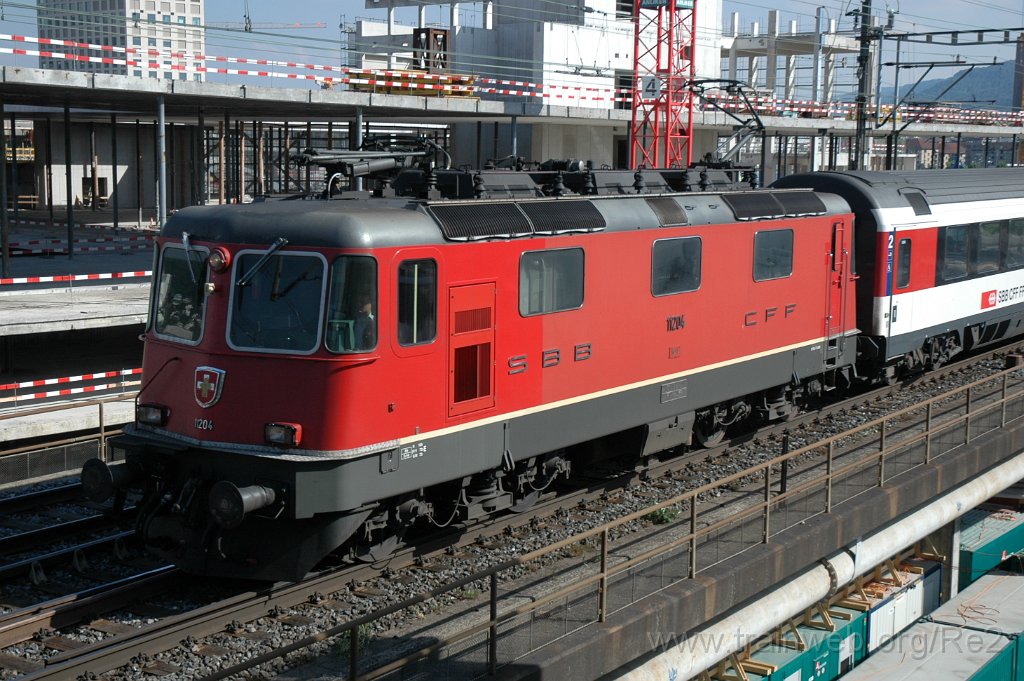 2123-0017-230511.jpg - SBB-CFF Re 4/4'' 11204 / Zürich (Käferbergbrücke) 23.5.2011