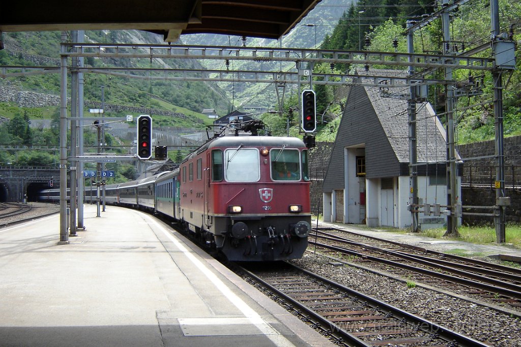 1192-0037-180606.jpg - SBB-CFF Re 4/4'' 11206 / Göschenen 18.6.2006