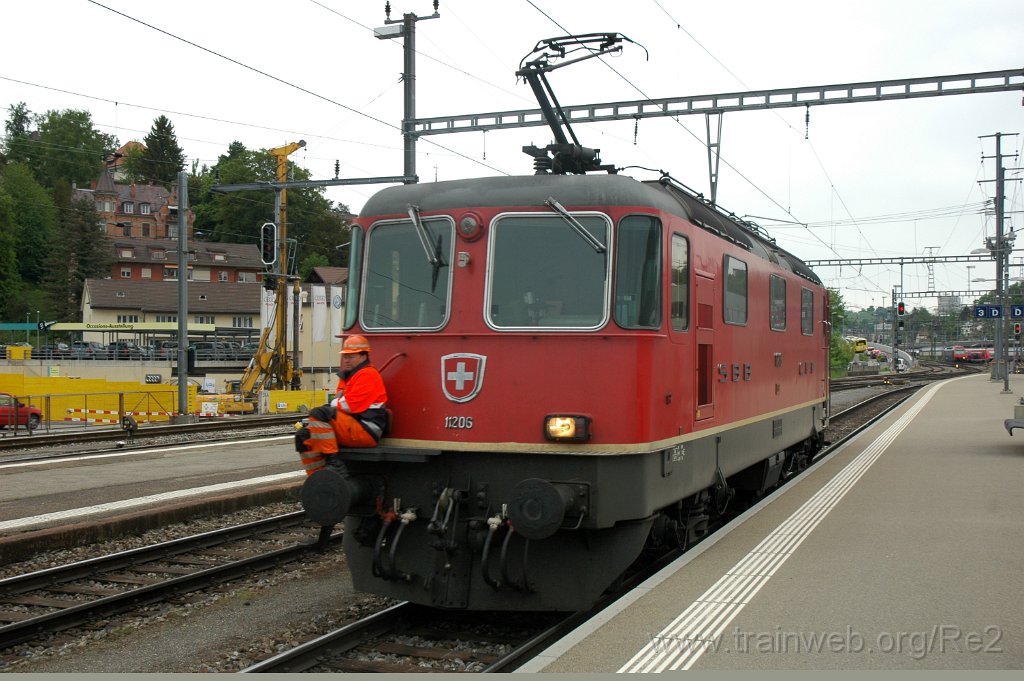 1662-0048-100509.jpg - SBB-CFF Re 4/4'' 11206 / Schaffhausen 10.5.2009
