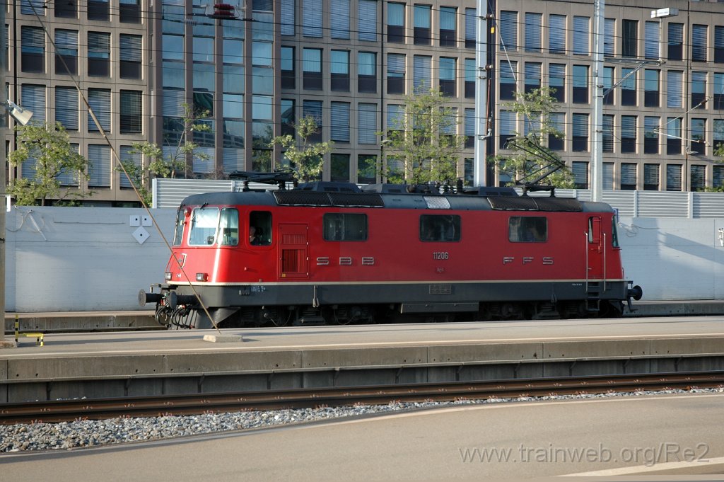 2387-0040-070512.jpg - SBB-CFF Re 4/4'' 11206 / Zürich HB 7.5.2012