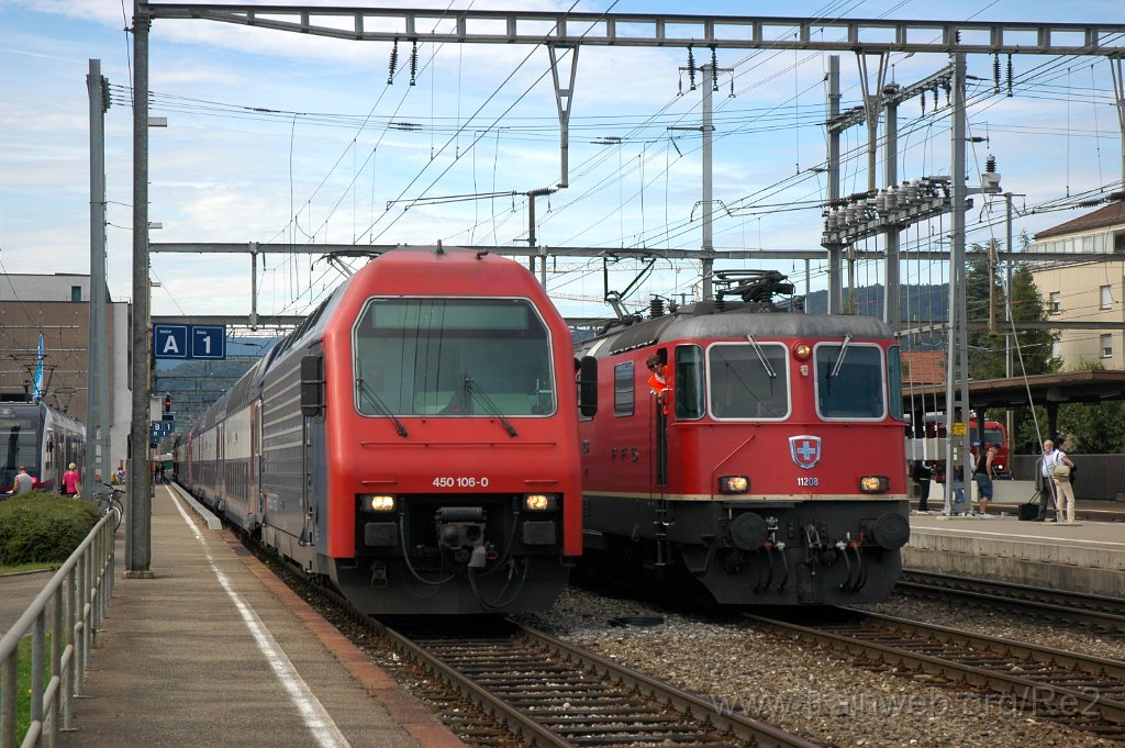 1974-0013-250810.jpg - SBB-CFF Re 450.106-0 ''Winterthur-Töss'' + SBB-CFF Re 4/4'' 11208 / Dietikon 25.8.2010
