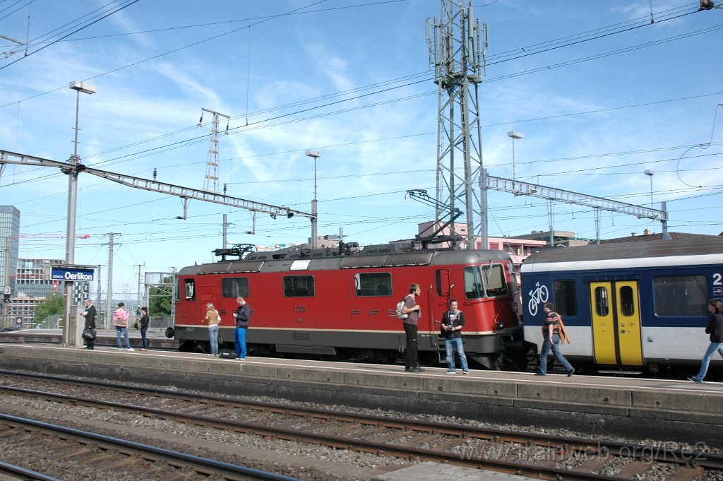 2394-0043-140512.jpg - SBB-CFF Re 4/4'' 11208 / Zürich-Oerlikon 14.5.2012