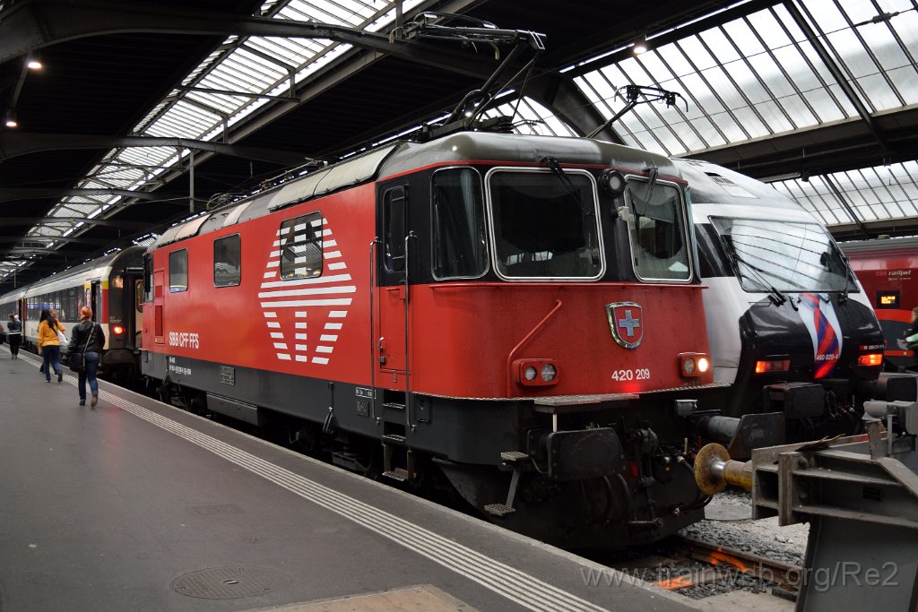 4151-0050-190916.jpg - SBB-CFF Re 420.209-9 (Re 91 85 4 420 209-9 CH-SBB) + SBB-CFF Re 460.028-4 ''Seetal / Nous sommes présents pour vous'' / Zürich HB 19.9.2016