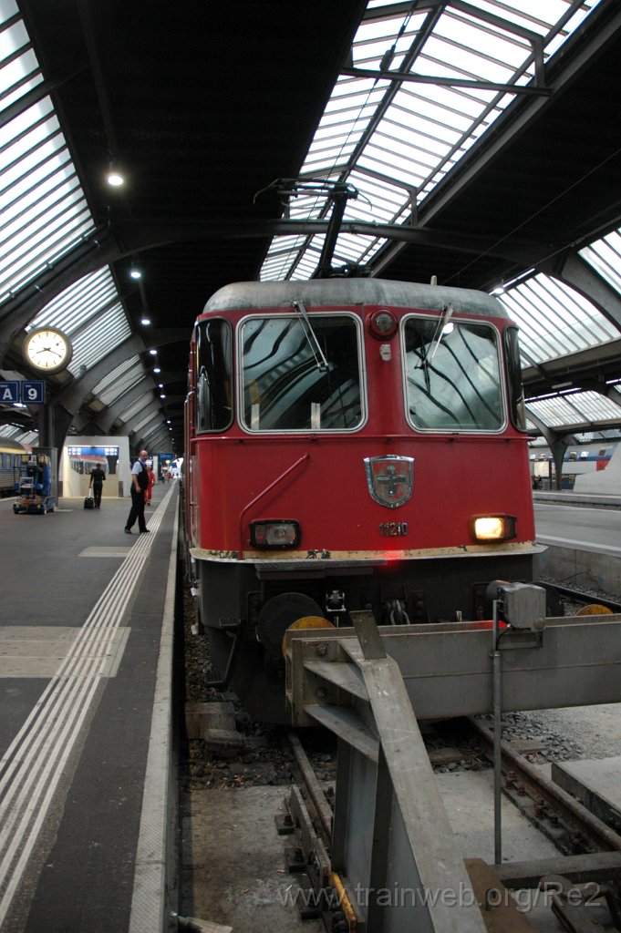 3204-0050-220714.jpg - SBB-CFF Re 4/4'' 11210 / Zürich HB 22.7.2014