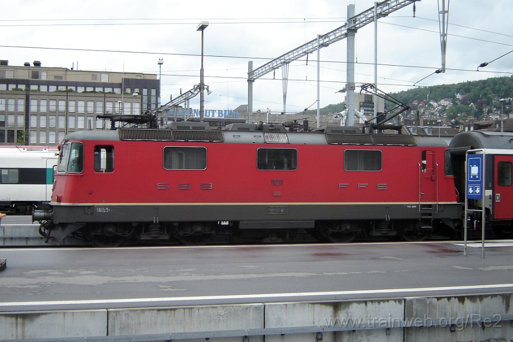 1045-0025-070505.jpg - SBB-CFF Re 4/4'' 11211 / Zürich HB 7.5.2005