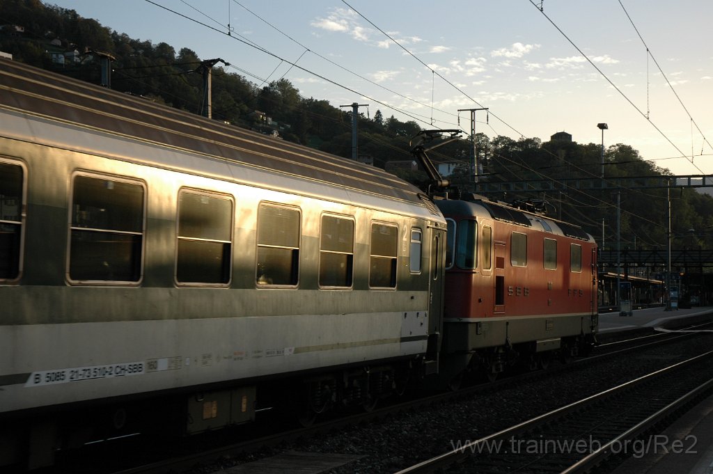 2667-0032-211012.jpg - SBB-CFF Re 4/4'' 11211 / Bellinzona 21.10.2012