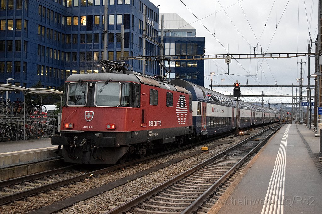 8907-0037-221223.jpg - SBB-CFF Re 420.211-5 (Re 91 85 4 420 211-5 CH-SBB) / Zürich-Altstetten 22.12.2023