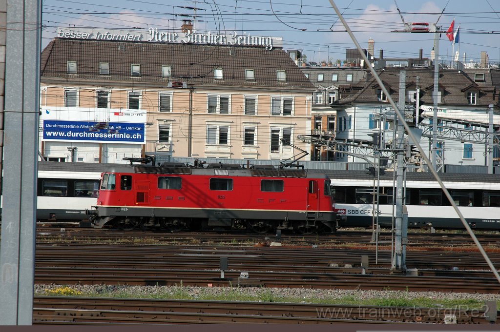 2103-0026-260411.jpg - SBB-CFF Re 4/4'' 11212 / Zürich HB 26.4.2011