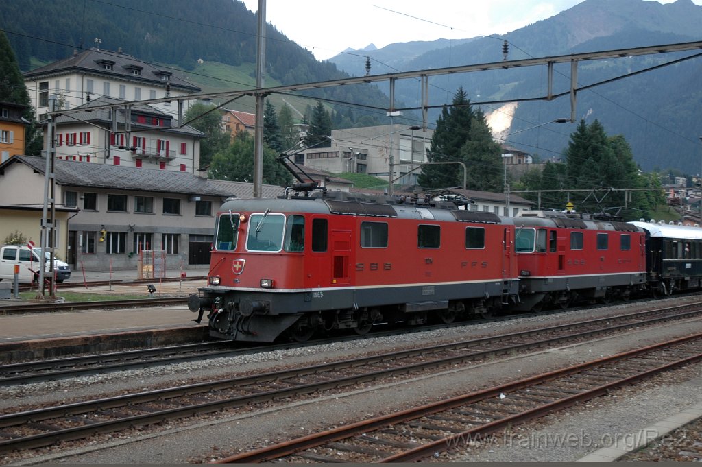 2584-0004-220812.jpg - SBB-CFF Re 4/4'' 11214 + SBB-CFF Re 4/4'' 11114 / Airolo 22.8.2012