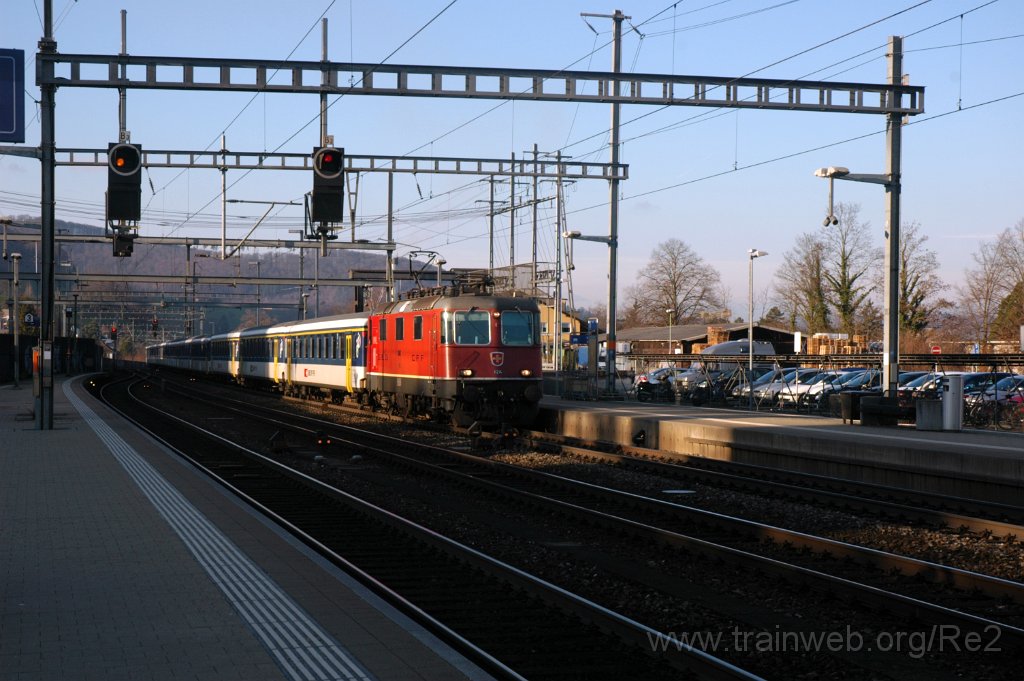 3421-0027-241214.jpg - SBB-CFF Re 4/4'' 11214 / Liestal 24.12.2014