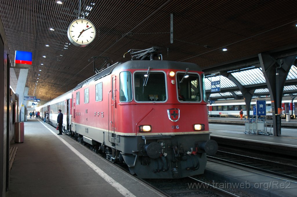 2083-0018-230311.jpg - SBB-CFF Re 4/4'' 11215 / Zürich HB 23.3.2011