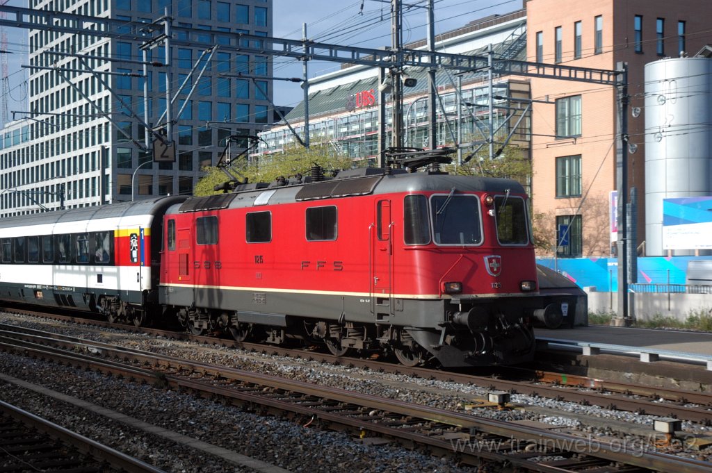 3385-0017-031114.jpg - SBB-CFF Re 4/4'' 11215 / Zürich-Altstetten 3.11.2014