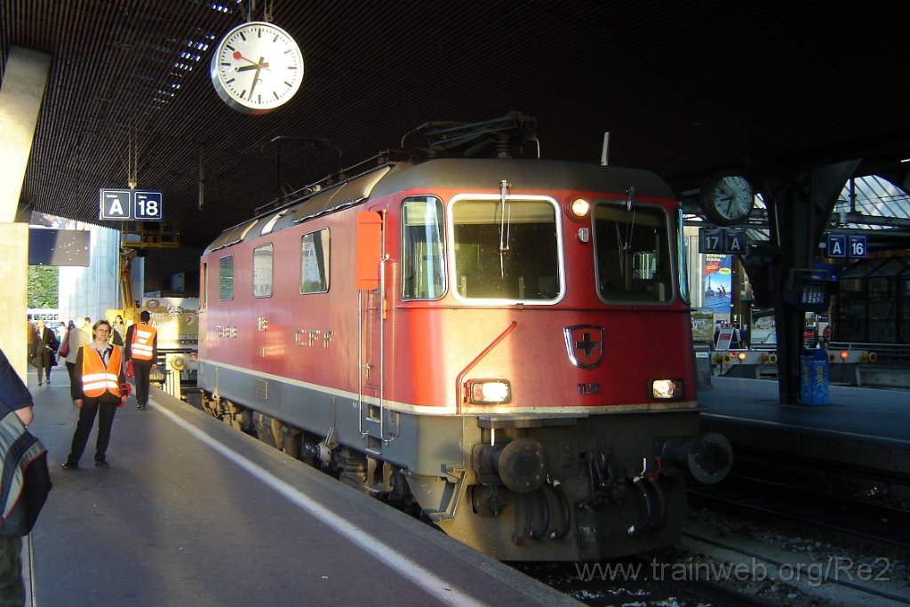1052-0019-240505.jpg - SBB-CFF Re 4/4'' 11216 / Zürich HB 24.5.2005