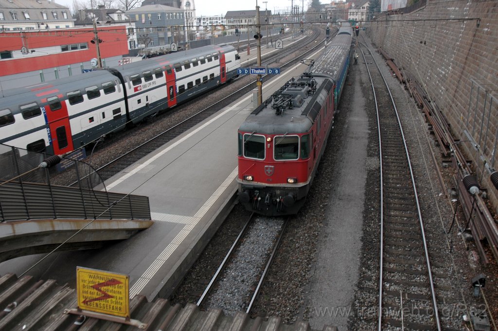 2066-0014-190211.jpg - SBB-CFF Re 4/4'' 11216 / Thalwil 19.2.2011