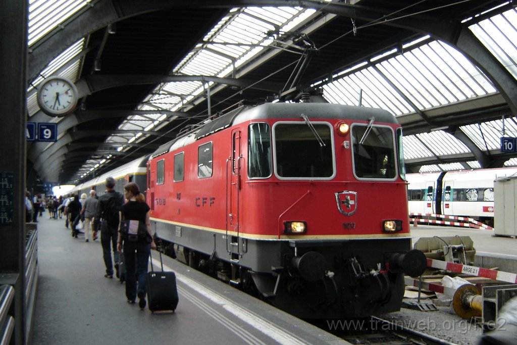 1534-0021-140808.jpg - SBB-CFF Re 4/4'' 11217 / Zürich HB 14.8.2008