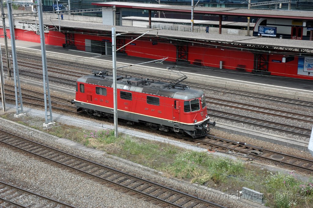 2458-0001-190612.jpg - SBB-CFF Re 4/4'' 11217 / Zürich-Hardbrücke 19.6.2012