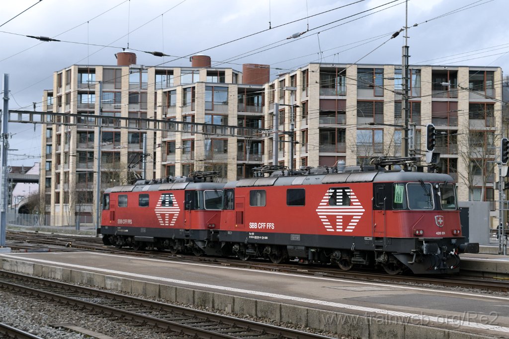 7247-0012-291220.jpg - SBB-CFF Re 420.217-2 (Re 91 85 4 420 217-2 CH-SBB) + SBB-CFF Re 420.201-6 (Re 91 85 4 420 201-6 CH-SBB) / Zürich HB 29.12.2020