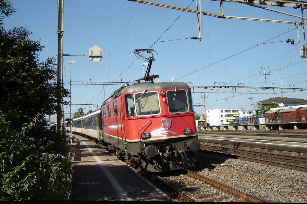 1204-0003-100706.jpg - SBB-CFF Re 4/4'' 11218 / Effretikon 10.7.2006