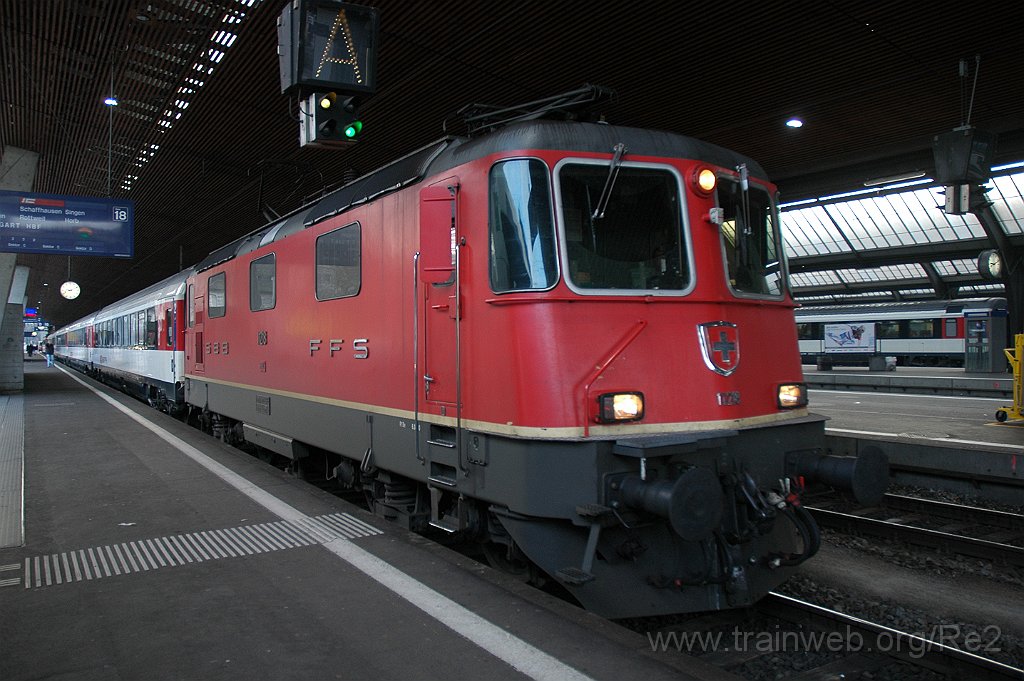 2057-0023-180111.jpg - SBB-CFF Re 4/4'' 11218 / Zürich HB 18.1.2011
