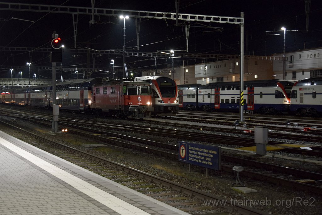 5810-0038-181219.jpg - SBB-CFF Re 420.218-0 (Re 91 85 4 420 218-0 CH-SBB) + SBB-CFF RABe 511.113 (RABe 94 85 0 511 109-6 CH-SBB) / Rapperswil 18.12.2019