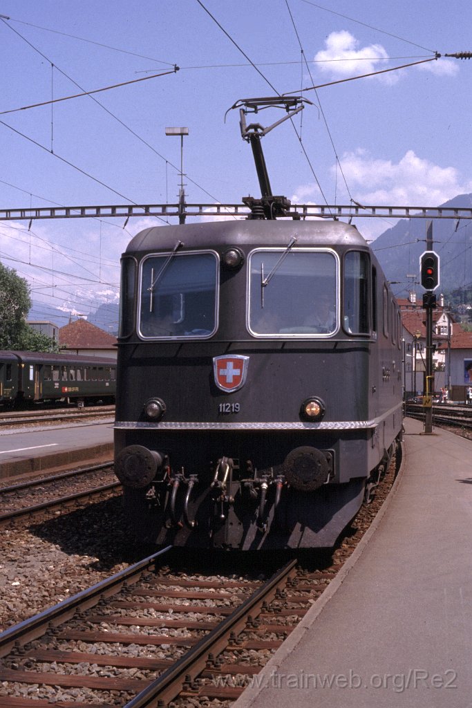 0233-0008.jpg - SBB-CFF Re 4/4'' 11219 / Chur 21.5.1989