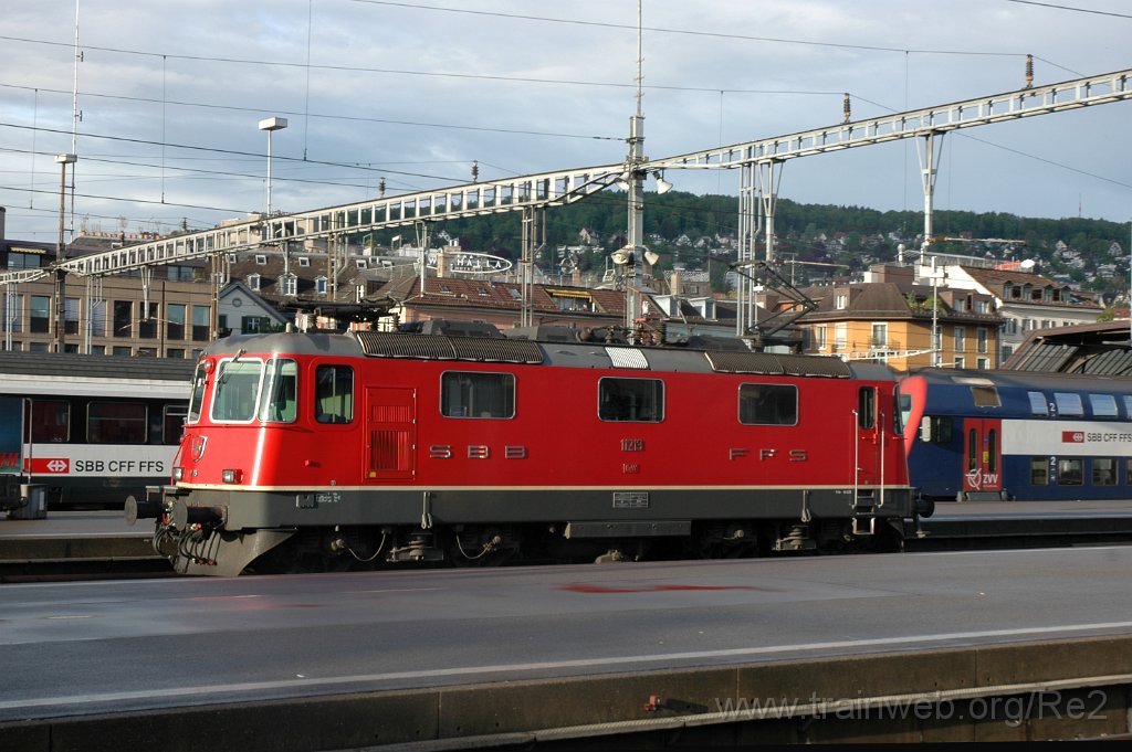 2389-0047-090512.jpg - SBB-CFF Re 4/4'' 11219 / Zürich HB 9.5.2012