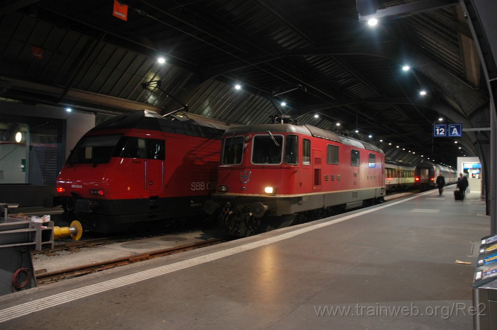 3395-0016-191114.jpg - SBB-CFF Re 4/4'' 11219 + SBB-CFF Re 460.012-8 ''Erguël'' / Zürich HB 19.11.2014