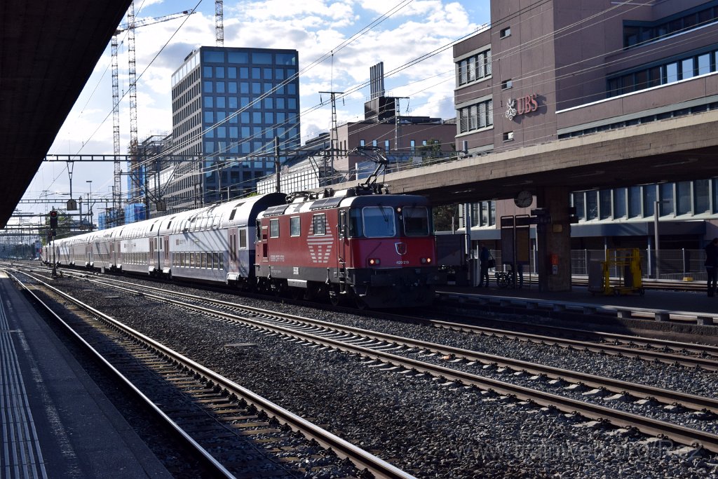 4502-0010-060617.jpg - SBB-CFF Re 420.219-8 (Re 91 85 4 420 219-8 CH-SBB) + SBB-CFF Re 420.213-1 (Re 91 85 4 420 213-1 CH-SBB) / Zürich-Altstetten 6.6.2017