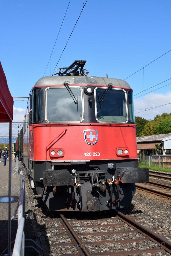 10048-0032-280925.jpg - SBB-CFF Re 420.220-6 (Re 91 85 4 420 220-6 CH-SBB) / Richterswil 28.9.2025