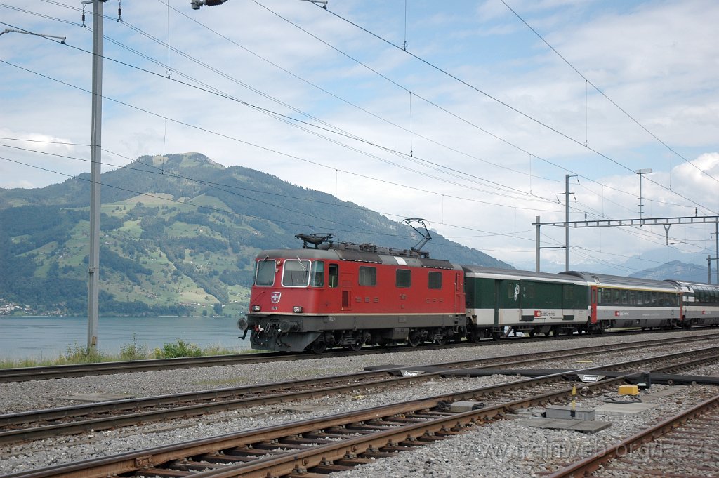 1701-0036-200709.jpg - SBB-CFF Re 4/4'' 11220 / Immensee 20.7.2009