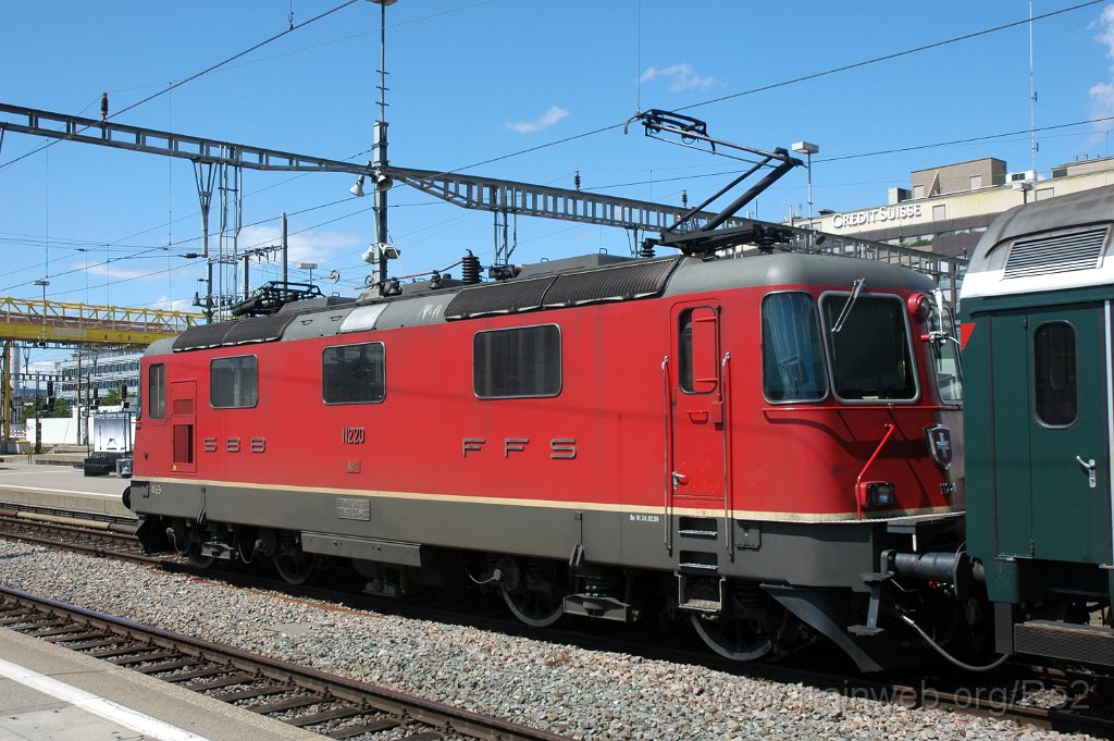 1703-0007-250709.jpg - SBB-CFF Re 4/4'' 11220 / Zürich HB 25.7.2009