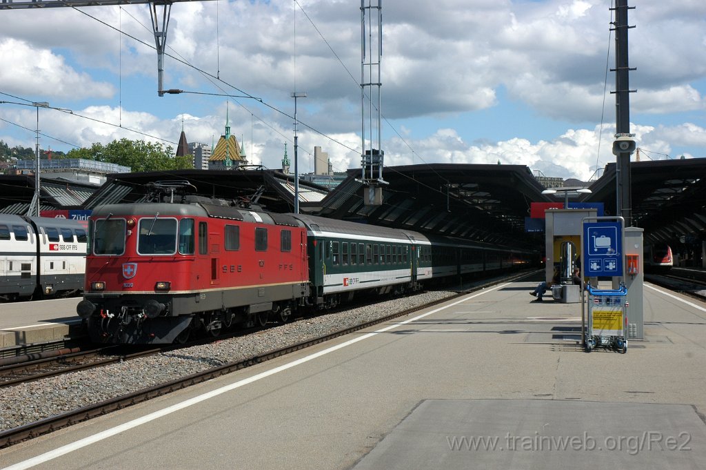 1703-0010-250709.jpg - SBB-CFF Re 4/4'' 11220 / Zürich HB 25.7.2009