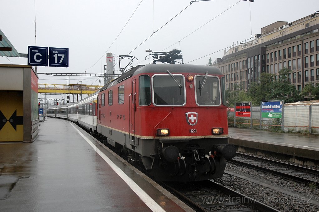 1556-0010-040908.jpg - SBB-CFF Re 4/4'' 11221 / Zürich HB 4.9.2008