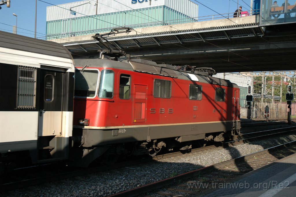 2220-0023-031011.jpg - SBB-CFF Re 4/4'' 11221 / Schlieren 3.10.2011
