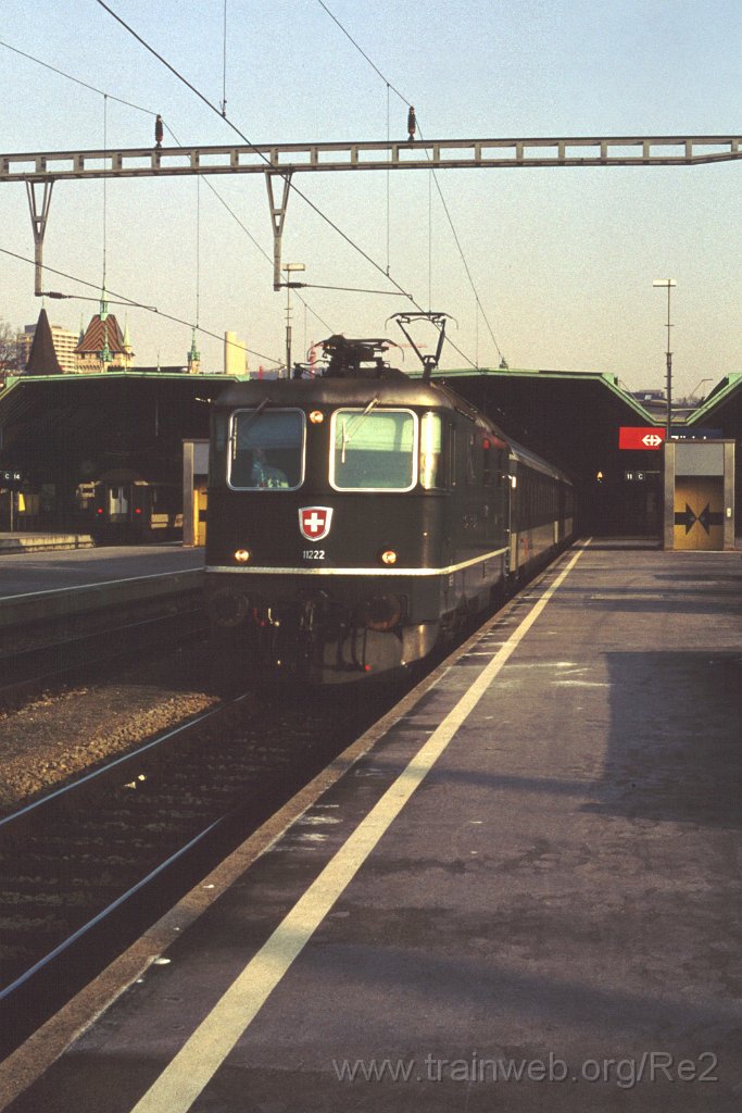 0369-0014.jpg - SBB-CFF Re 4/4'' 11222 / Zürich HB 29.2.1992