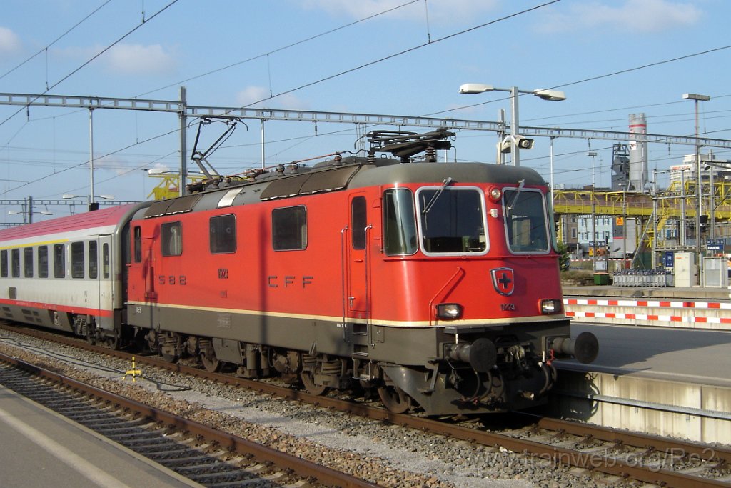1274-0028-201206.jpg - SBB-CFF Re 4/4'' 11223 / Zürich HB 20.12.2006