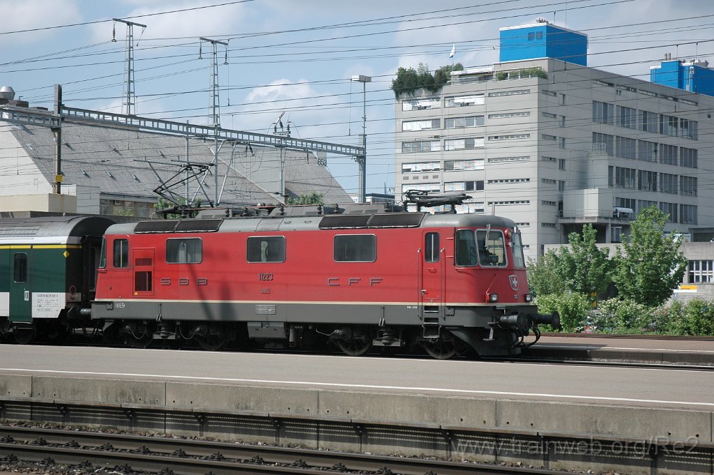 1668-0021-220509.jpg - SBB-CFF Re 4/4'' 11223 / Zürich-Altstetten 22.5.2009