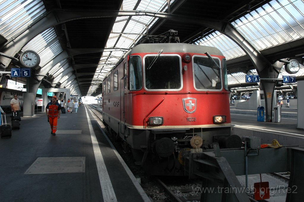 2465-0026-290612.jpg - SBB-CFF Re 4/4'' 11223 / Zürich HB 29.6.2012