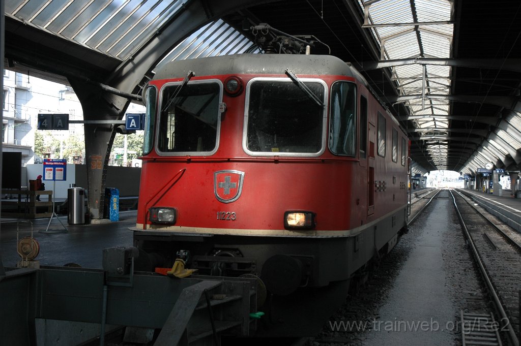 2465-0032-290612.jpg - SBB-CFF Re 4/4'' 11223 / Zürich HB 29.6.2012